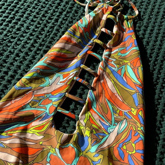 Volcom one piece swimsuit - Picture 2 of 6